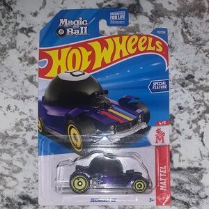🆕-Hot Wheels Magic 8 Ball Car - Purple and Black